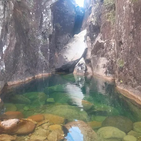 ホステル Family Adams House ブラガ