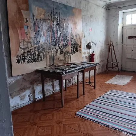 Family Adams House Hostel *