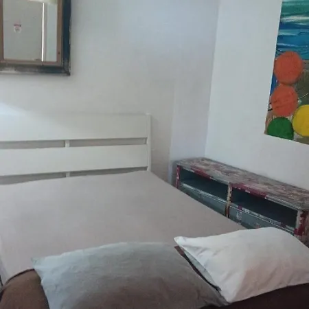 ホステル Family Adams House ブラガ