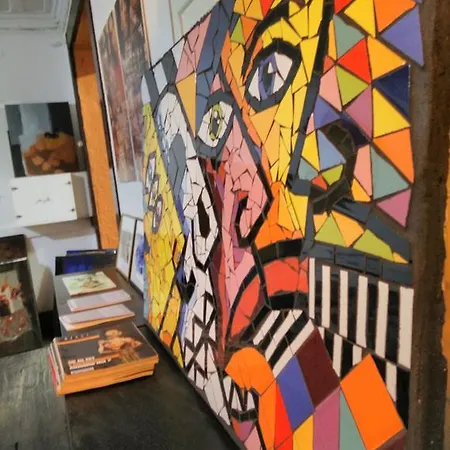 Family Adams House ホステル