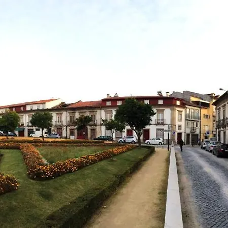 ホステル Family Adams House ブラガ