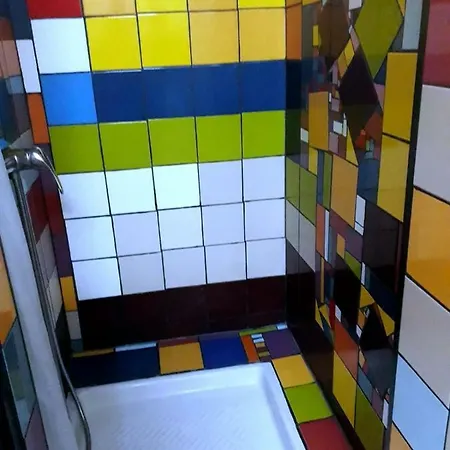 Family Adams House Hostel *