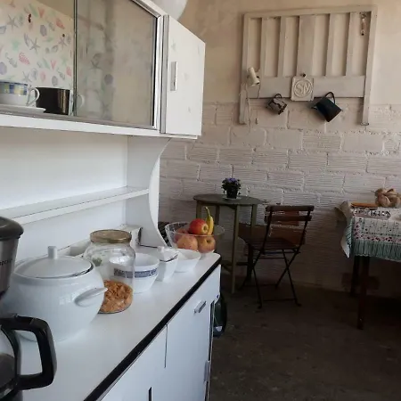 Family Adams House Albergue