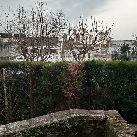 Family Adams House Hostal *