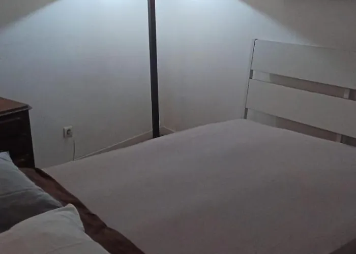 Family Adams House Hostel *